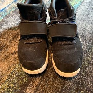 Air Trainer Victor Cruz